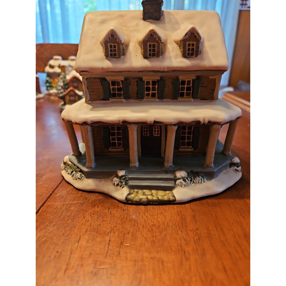 Vintage Porcelain Currier & Ives Christmas House / Seasons Of Blossoms